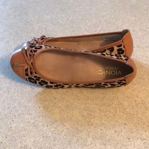 Vionic animal print ballet flats